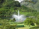 山口県 弥栄湖、ダム湖百選に選ばれた美の景観と 噴水ショー