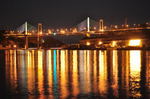 新尾道大橋（しまなみ海道）のライトアップ、週末の夜は橋萌え