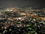 黄金山の夜景、全方位見渡せる展望台から見る広島の夜景