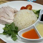 広島に「海南鶏飯食堂」シンガポールのチキンライス専門店がオープン