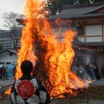 広島県 とんど祭 2025、古いお守りや正月飾りをお焚き上げ