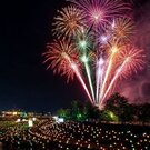 5000個の灯籠と花火が幻想風景を織りなす「吉舎ふれあい祭り」エイサーやミニライブも