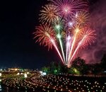 5000個の灯籠と花火が幻想風景を織りなす「吉舎ふれあい祭り」エイサーやミニライブも