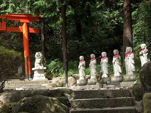 小瀬川温泉 湧き水と神社