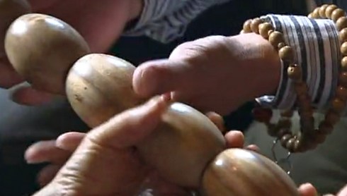 大念珠繰り、福山市で巨大な25mの数珠を回す伝統行事