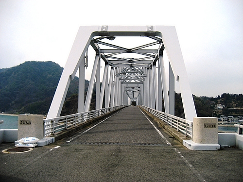 鹿島大橋、広島県最南端の島に掛かるトラス橋