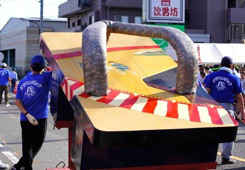 ゲタリンピック 2012 福山市松永に日本一巨大なゲタ登場、今年は婚活も！