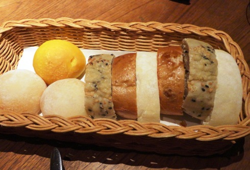 カフェ セルロイド(CELLU LOID) コースのパン