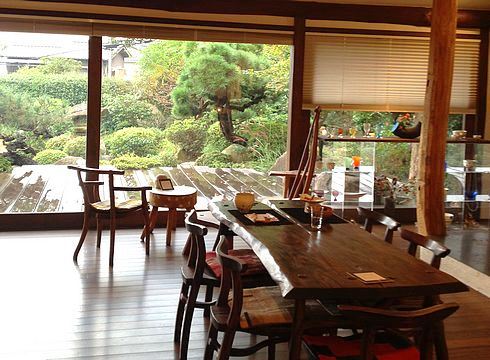さらすわてぃ、福山市鞆の浦に 眺めの良いギャラリーカフェ