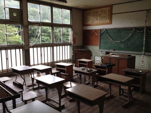 神石高原 学校食堂 昭和時代の教室