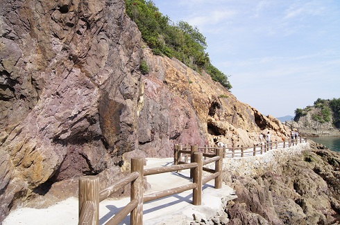 鞆の浦 仙酔島の五色岩 への遊歩道の画像3