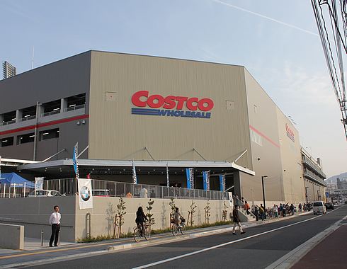 コストコ広島がオープン、駐車場料金は改訂 800人が並ぶ