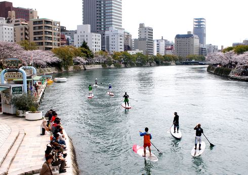SUP(スタンドアップパドルボード)、広島の川や海で新たなスポーツ発見！