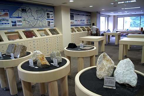 岩石と鉱物の展示室、庄原市立比和自然科学博物館 地学分館