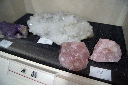 岩石と鉱物の展示室
