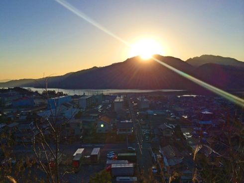 ダイヤモンド弥山が美しい！宮島の頂上から太陽が顔を出す朝の風景