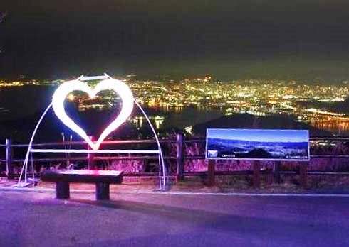 広島の夜景を一望できる絵下山頂に、イルミネーション点灯中