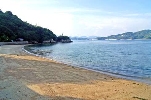 因島大橋記念公園、白い砂浜