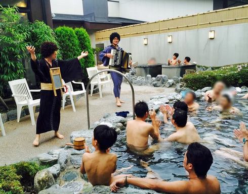お風呂でライブ！広島と山口の銭湯で、馴染みのある歌謡曲を
