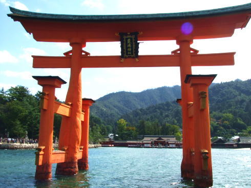 2016年に行きたいパワースポットランキングに厳島神社！ご利益感じた場所とは