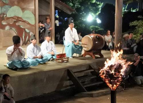 乙九日炎の祭典、神社で大松明奉納