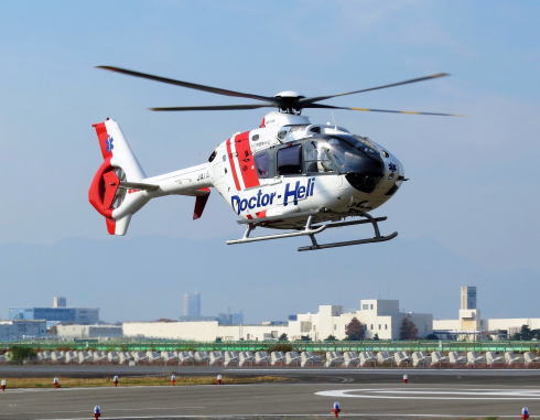 広島ヘリポート「空の日フェスタ」ヘリコプター展示・遊覧など