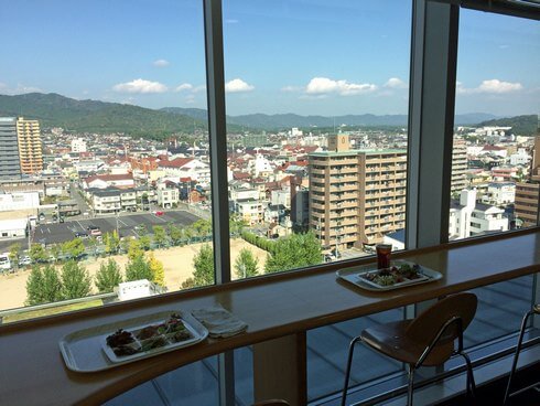 東広島市役所・展望ロビー食堂からの眺め2