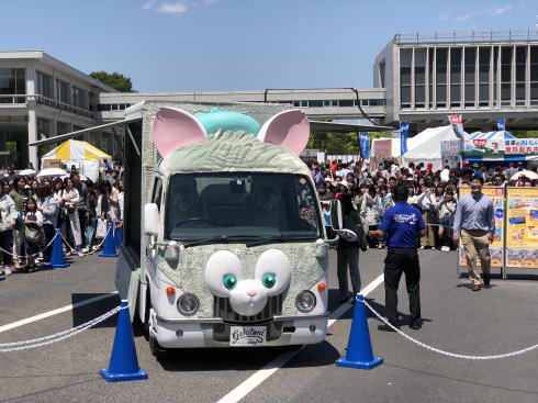 ジェラトーニワゴン 広島で展示された様子