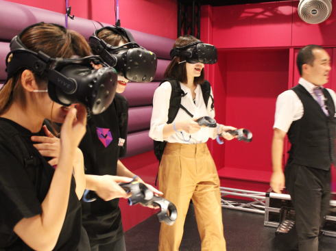 VREX（ヴィレックス）が広島上陸、最新VR体験ゲーム＆カフェバーー