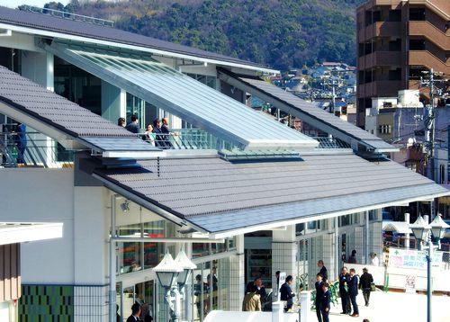 尾道駅、新駅舎をお披露目！グルメ・お土産・レンタサイクルに展望デッキも