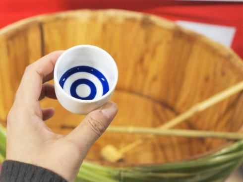 賀茂泉で蔵びらき、樽酒で乾杯・竹酒ほか蔵内見学も