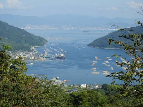 真道山展望台　山頂へ向かう階段からの眺め02