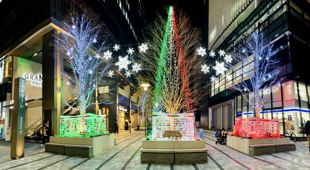 広島 エキキターレのクリスマス装飾