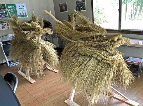 備北丘陵公園、ひばの里「神楽殿の藁龍」