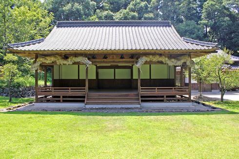 備北丘陵公園、ひばの里「神楽殿」