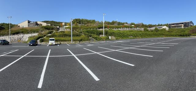 広島空港ターミナルビルと陸橋で繋がる県営第1駐車場