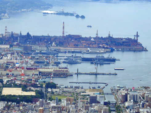 灰ヶ峰展望台から見た呉港の様子