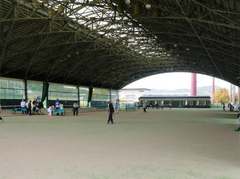 広島県立 びんご運動公園 テニスコート（屋根付き）