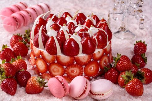 まるでイチゴの王冠！豪華クリスマスケーキ「極」ホテルグランヴィア広島が販売
