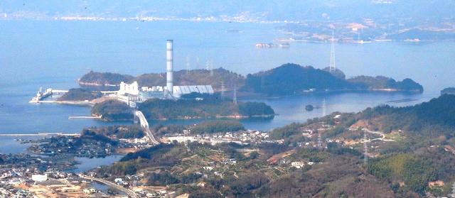 長島に架かる長島大橋、大崎発電所（中国電力）専用につくられた橋