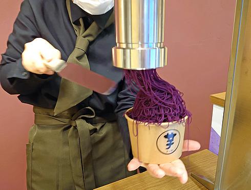 芋ぴっぴ広島店オープン「1mm絹糸の紫芋とアイス」