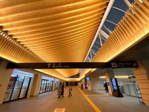 JR西広島駅 自由通路の写真2