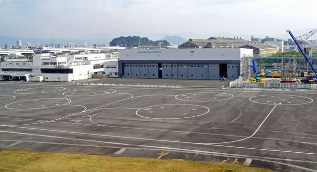広島ヘリポート（広島西飛行場跡地）遊覧飛行やドクターヘリ、広島県警察航空隊のヘリなども