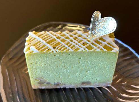 アンドカカ 広島、濃厚で美味しいピスタチオのチーズケーキ