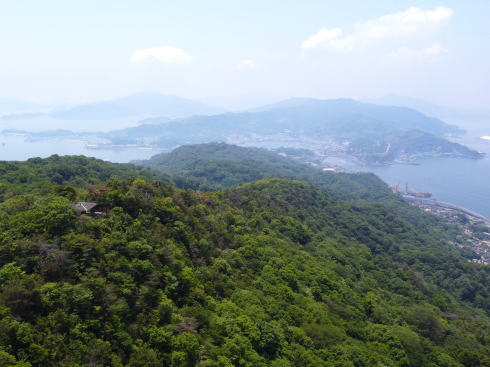 三津峰山展望台と音戸