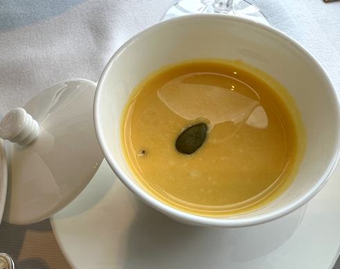 ANAクラウンプラザホテル広島 22Fで「ピエールエルメ」冷製スープ
