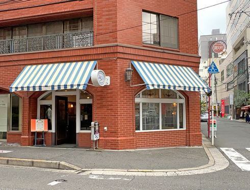 広島のレトロ喫茶「フルフル」赤レンガのビル1Fに