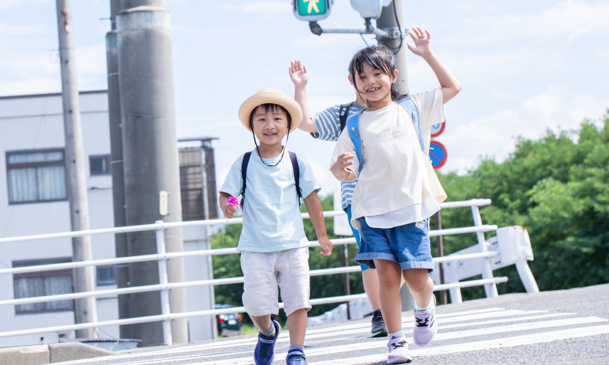 スムーズ横断歩道を広島県内にも設置、道路上のこぶにドライバーも注意