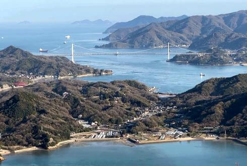 鳴滝山展望台から見た、因島大橋と瀬戸内海