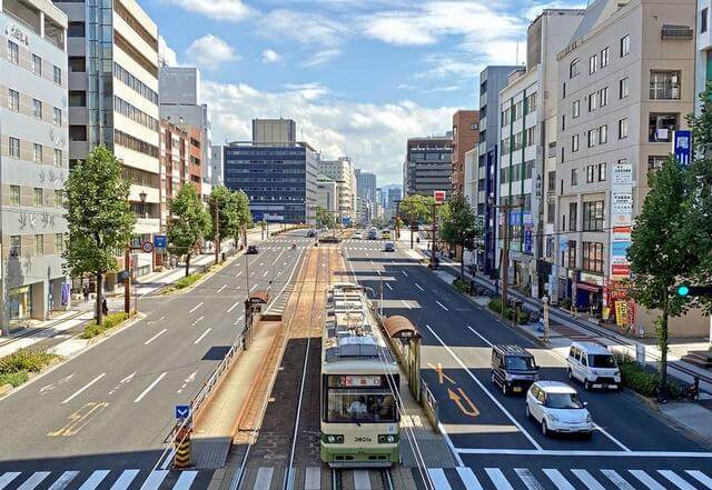 ロルバーン広島駅ekie店限定、デザインはこの風景を描いたもの